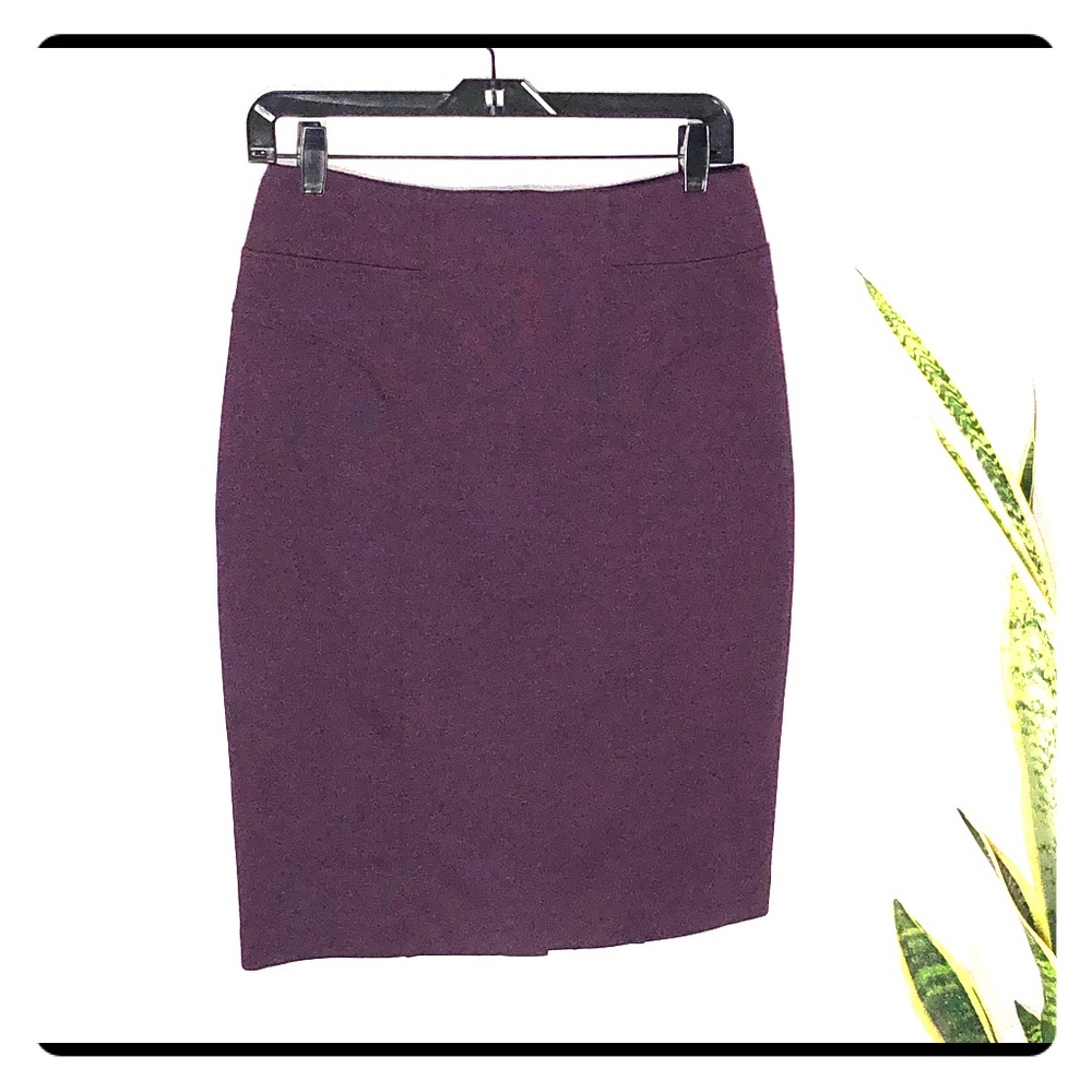 NY & Co plum pencil skirt. Size 10.